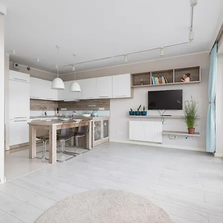 Apartment Studio Tysiaclecia Next To Park Slaski By Renters